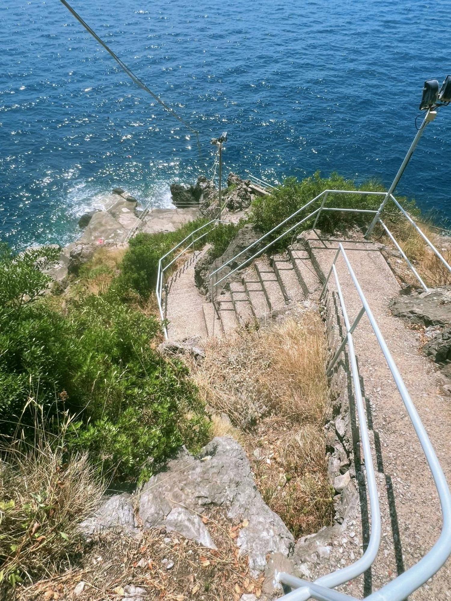 Appartamento Di Raphael Con Discesa Privata Al Mare Amalfi Exterior photo
